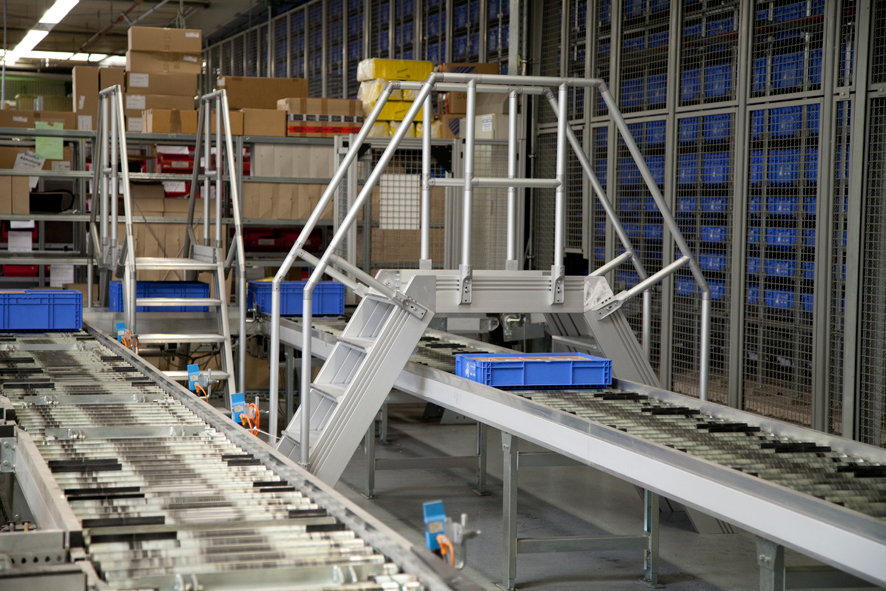 Cross Over Work Platform